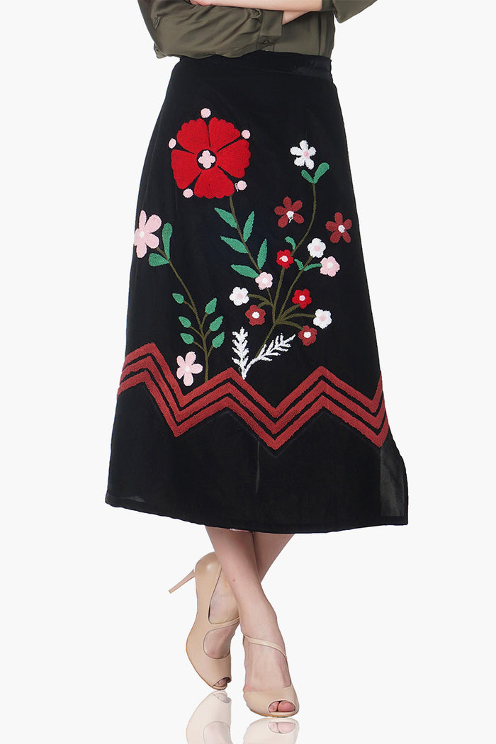 Floral Embroidered Black Rapron