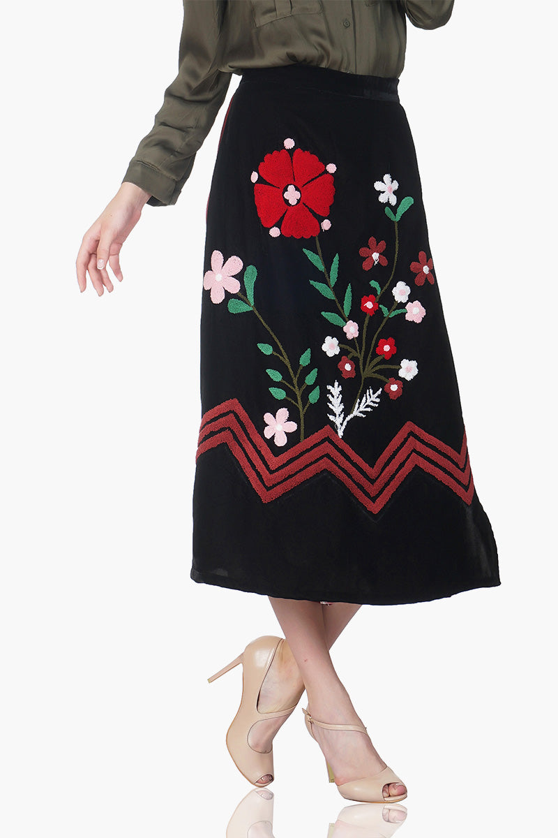 Floral Embroidered Black Rapron